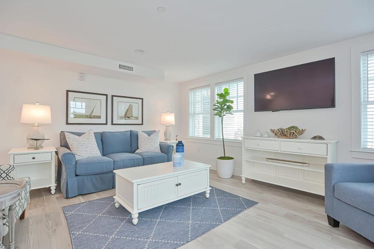 Harbourtown Suites On Plymouth Harbor Extérieur photo