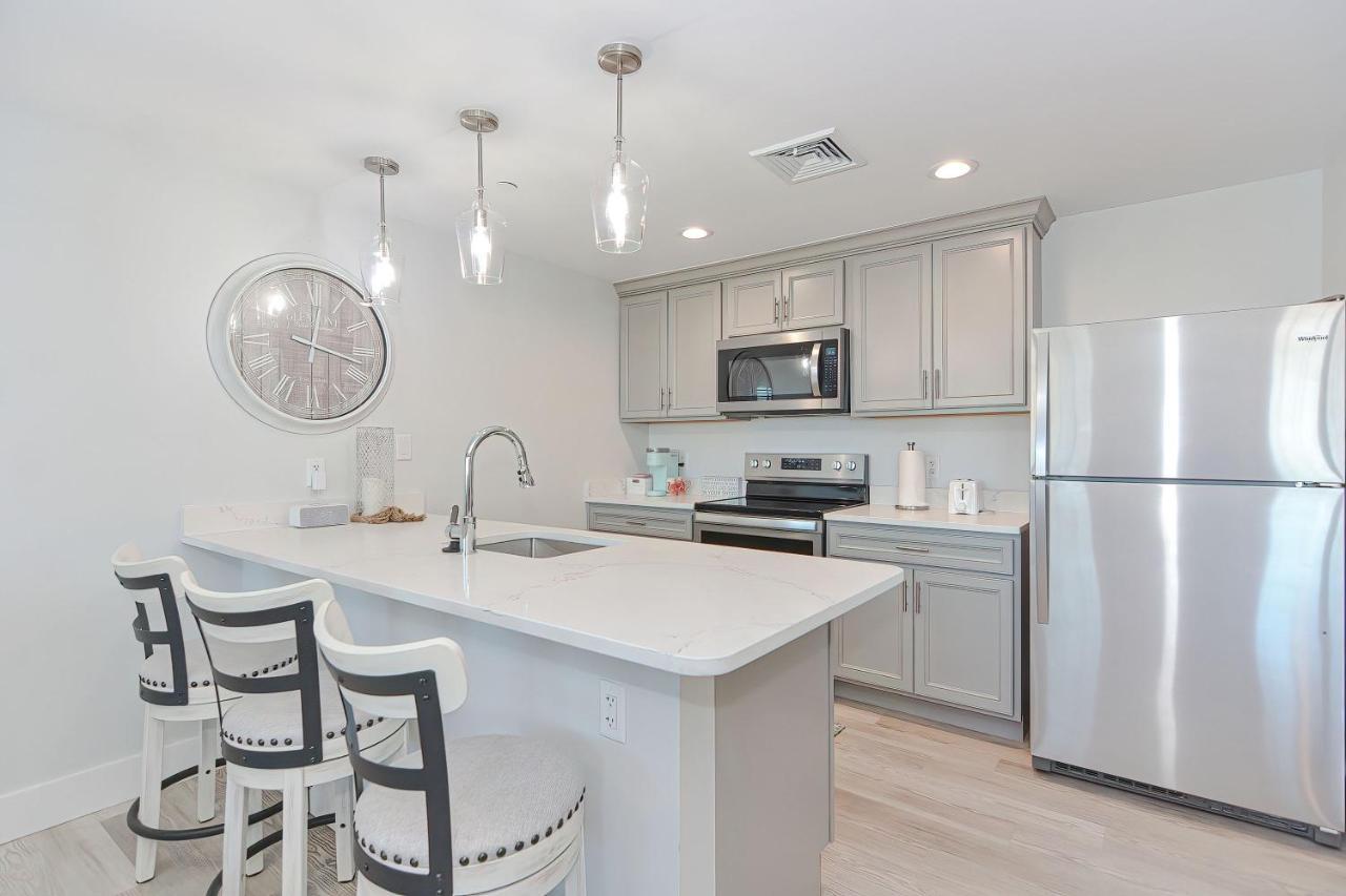 Harbourtown Suites On Plymouth Harbor Extérieur photo
