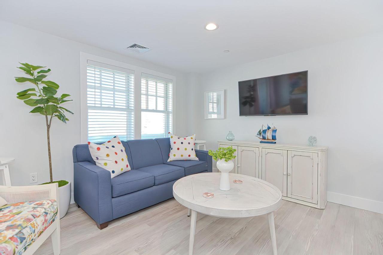 Harbourtown Suites On Plymouth Harbor Extérieur photo