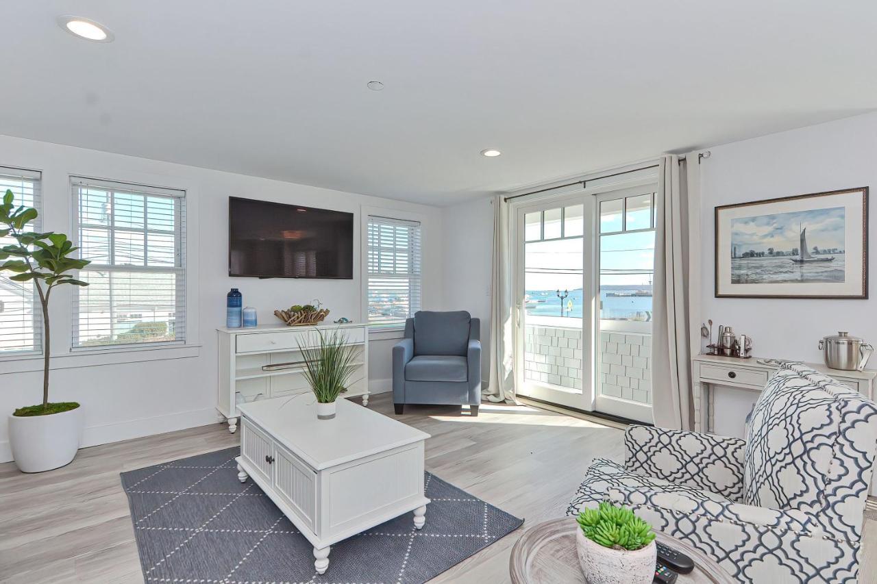 Harbourtown Suites On Plymouth Harbor Extérieur photo