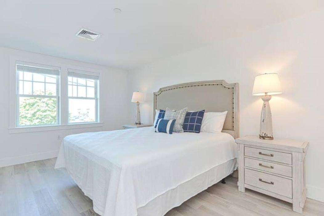 Harbourtown Suites On Plymouth Harbor Extérieur photo
