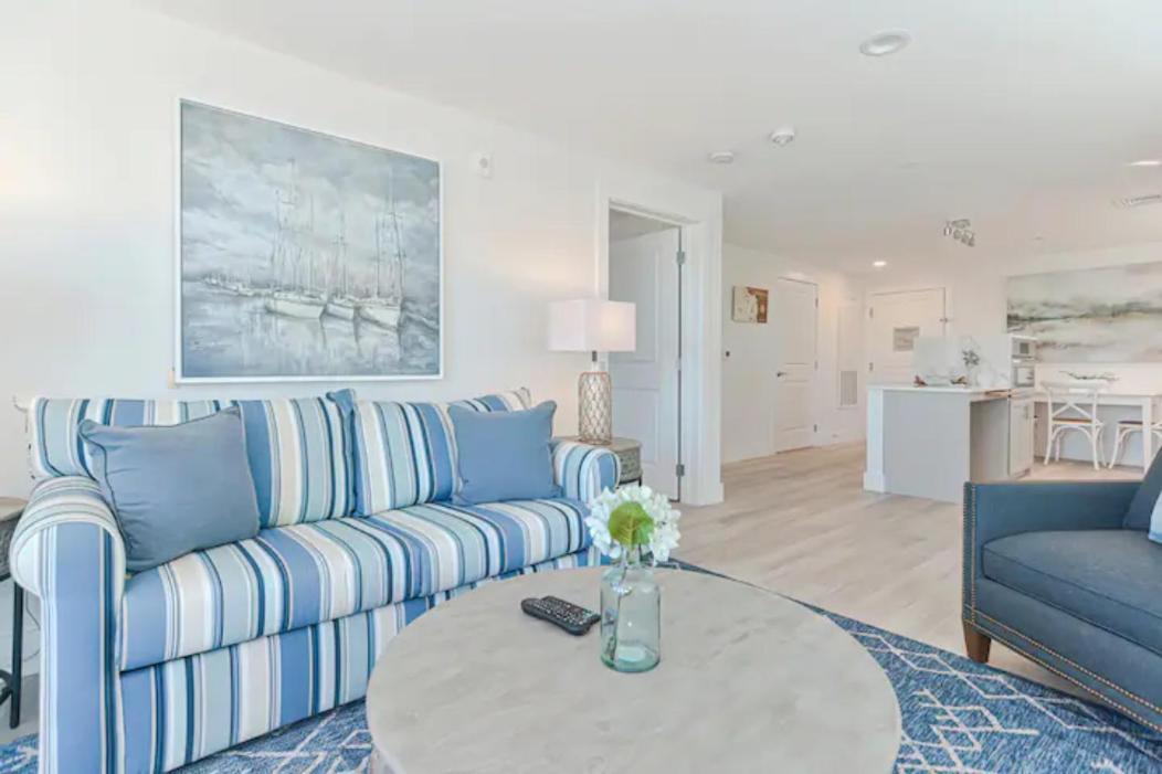 Harbourtown Suites On Plymouth Harbor Extérieur photo