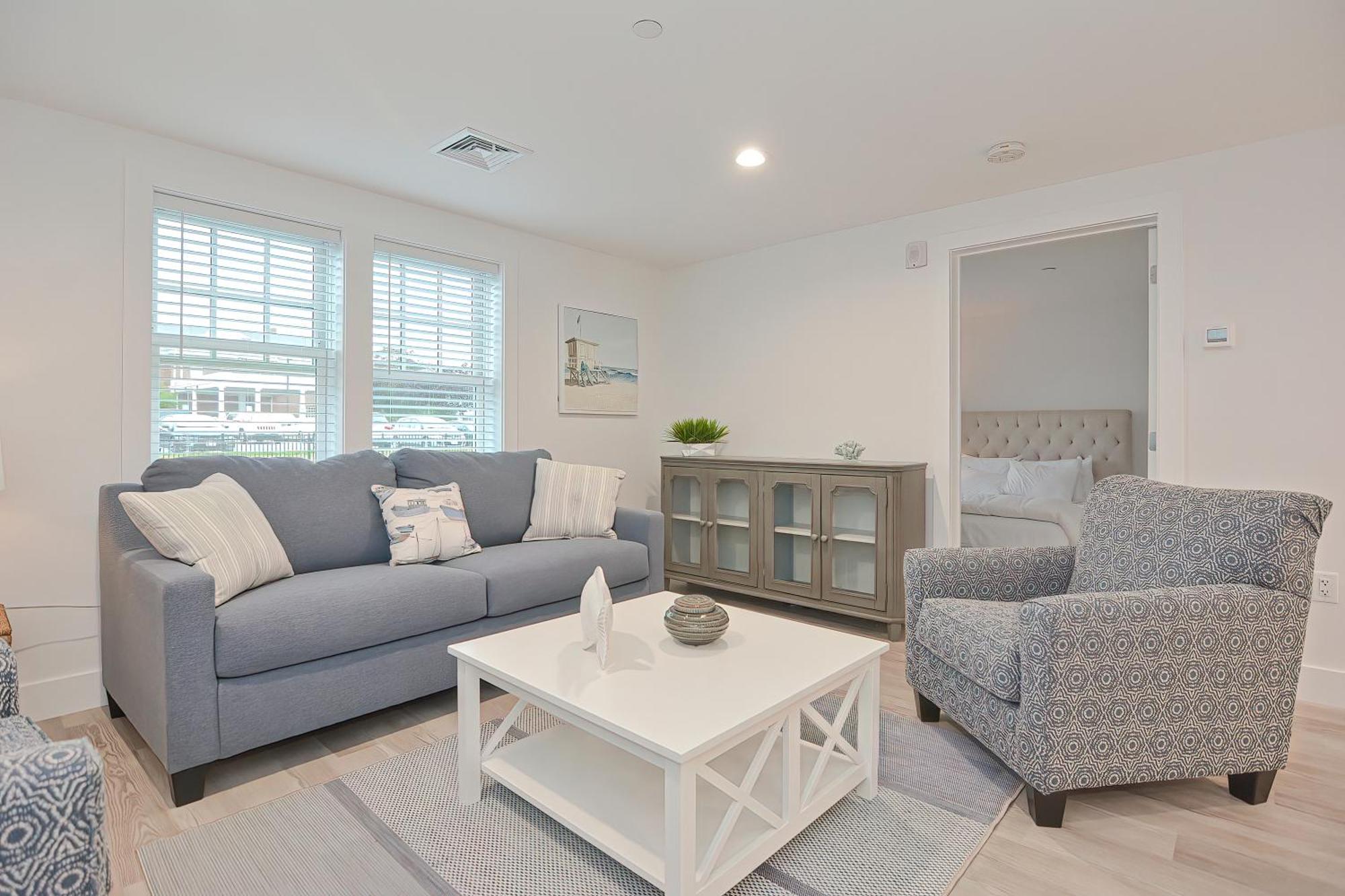 Harbourtown Suites On Plymouth Harbor Extérieur photo