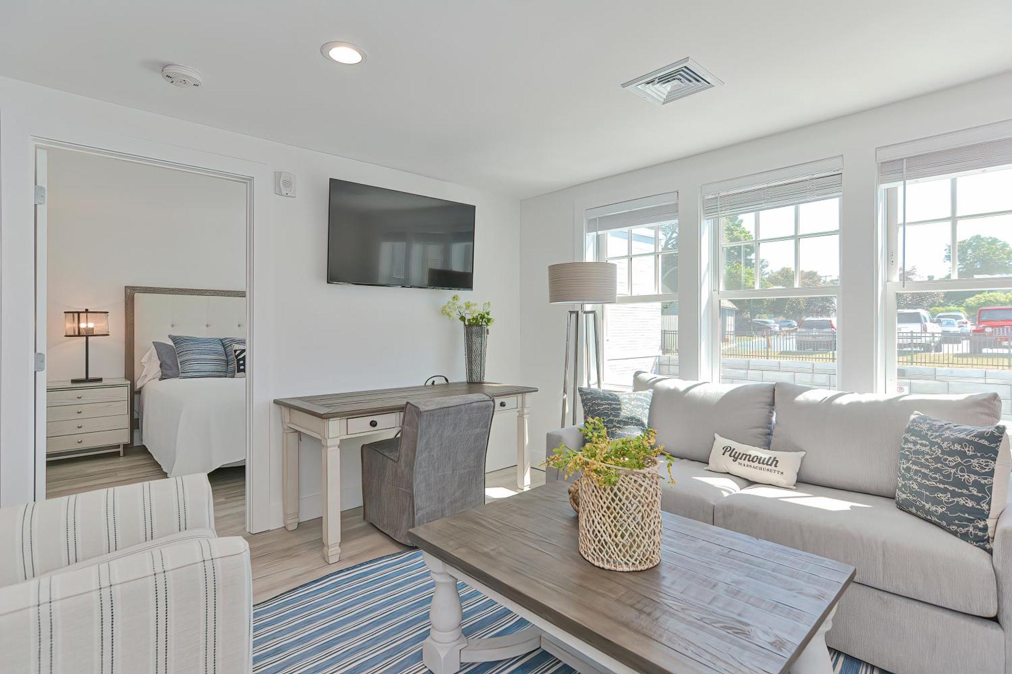 Harbourtown Suites On Plymouth Harbor Extérieur photo