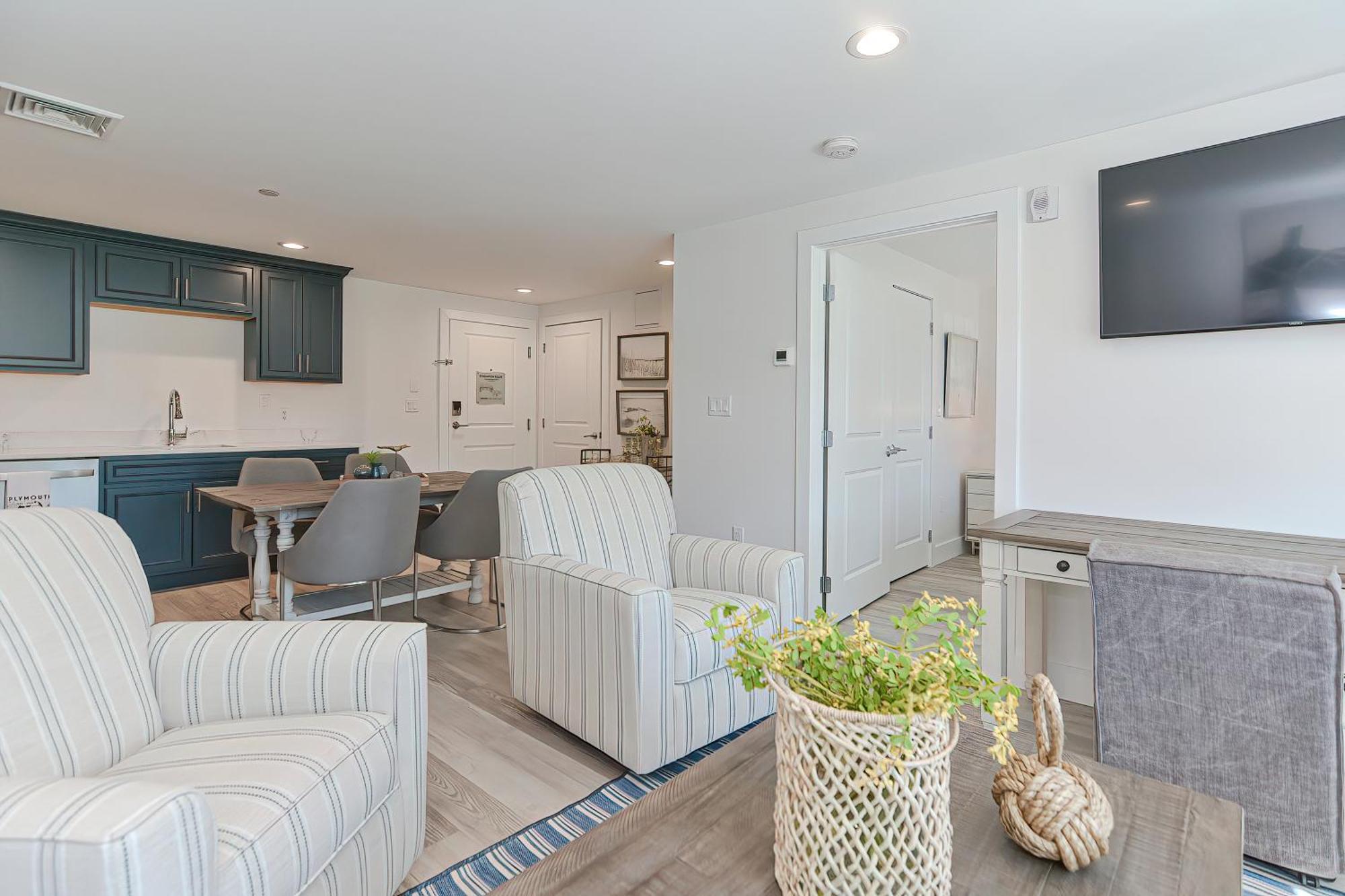 Harbourtown Suites On Plymouth Harbor Extérieur photo